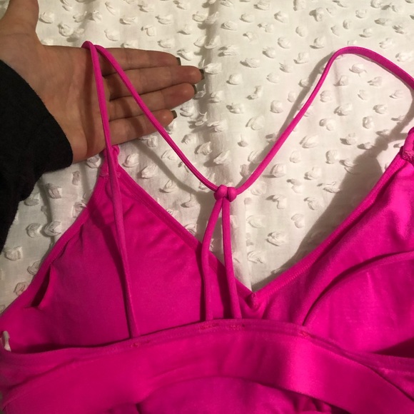 Fabletics Pink Cross Back sports bra - Picture 3 of 3